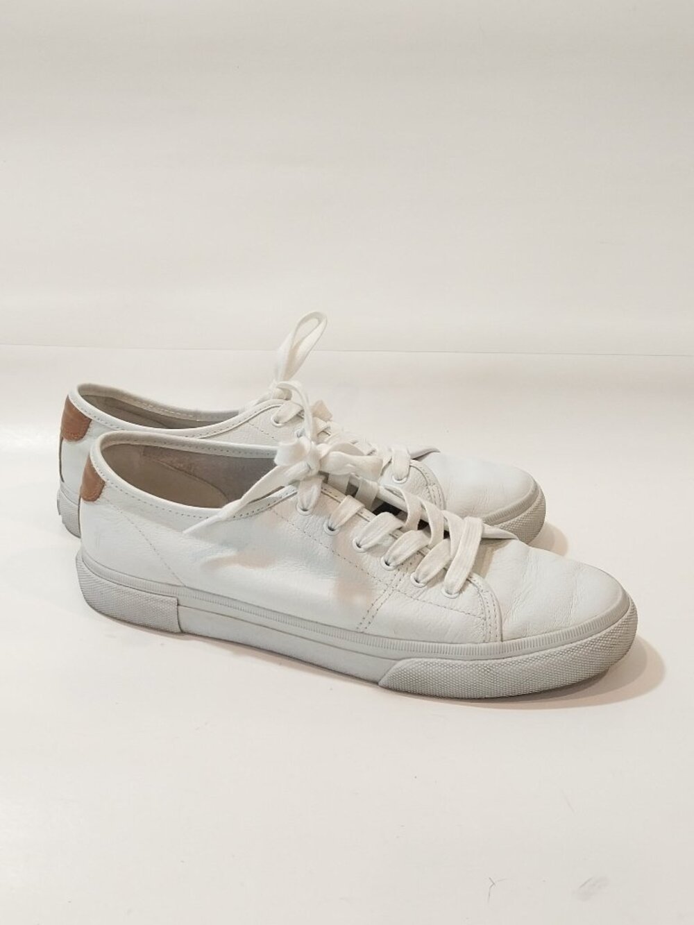 Frye Sneakers Women’s 8 Gia Low Lace White Leather Casual Walking Shoes Classic.
